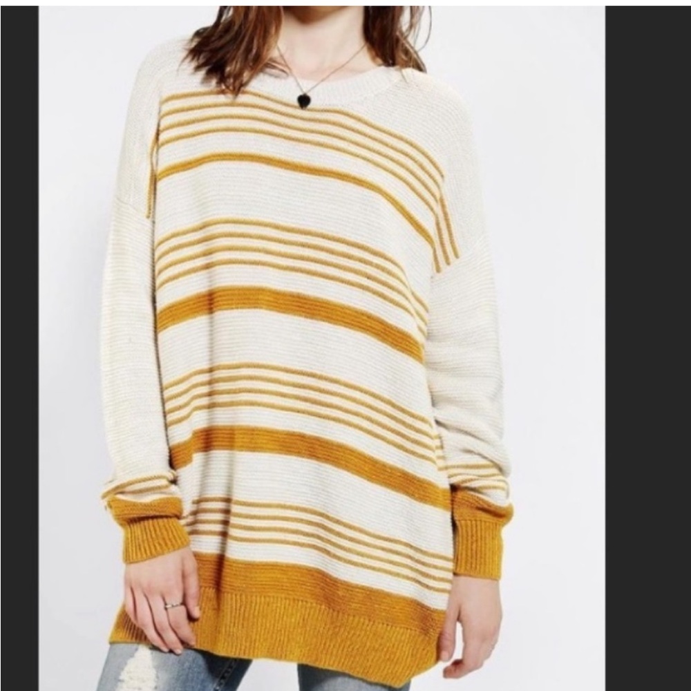 BDG Oversized Sweater/Tunic Cream and Mustard size Large